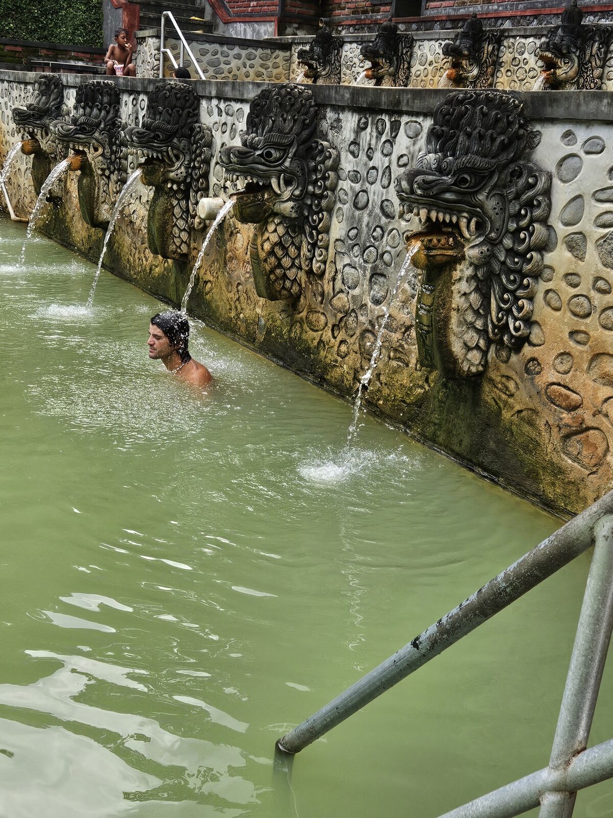 The lowest pool's tall spouts, which you stand under for a firm shoulder pummelling.
