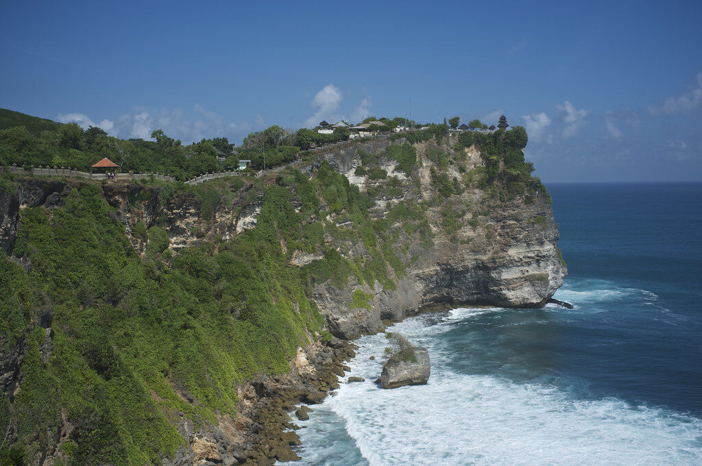 Clifftop pavilions above the sea — the peninsula's signature high, sheer coastline.