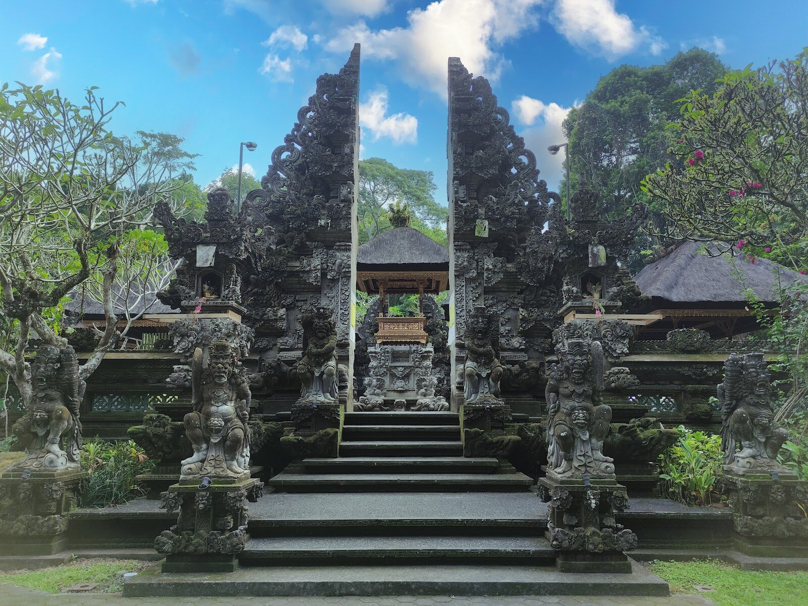 The split gate (candi bentar) at the entrance to Pura Gunung Lebah.