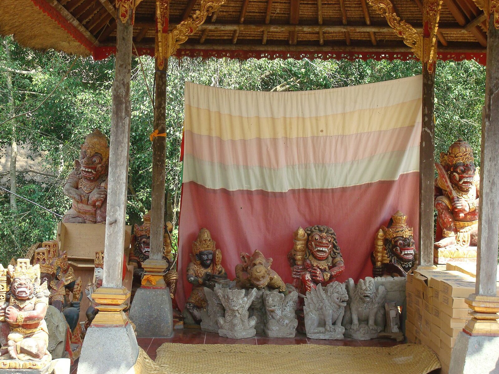 Pura Gunung Lebah — the temple at the confluence you pass to reach the ridge. A working temple, so dress and behave accordingly.