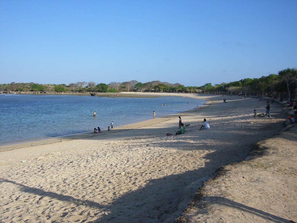The free beachfront promenade that links the hotels — flat and easy for a morning walk.