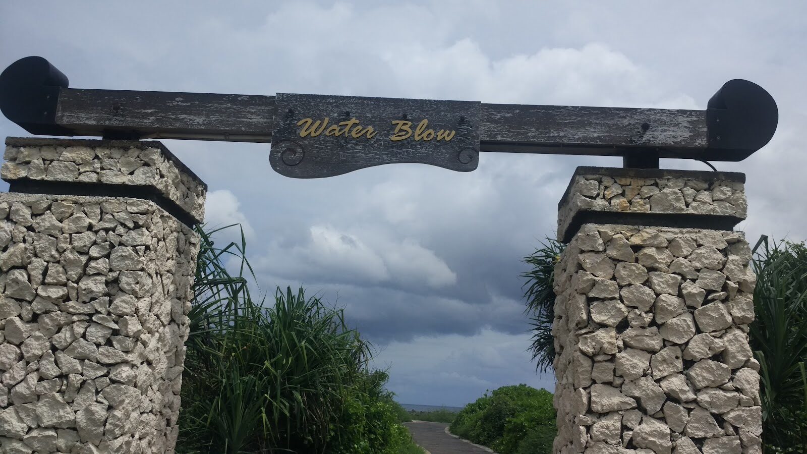 The entrance to the Water Blow, behind the Grand Hyatt. Free to walk in; parking may cost a little.
