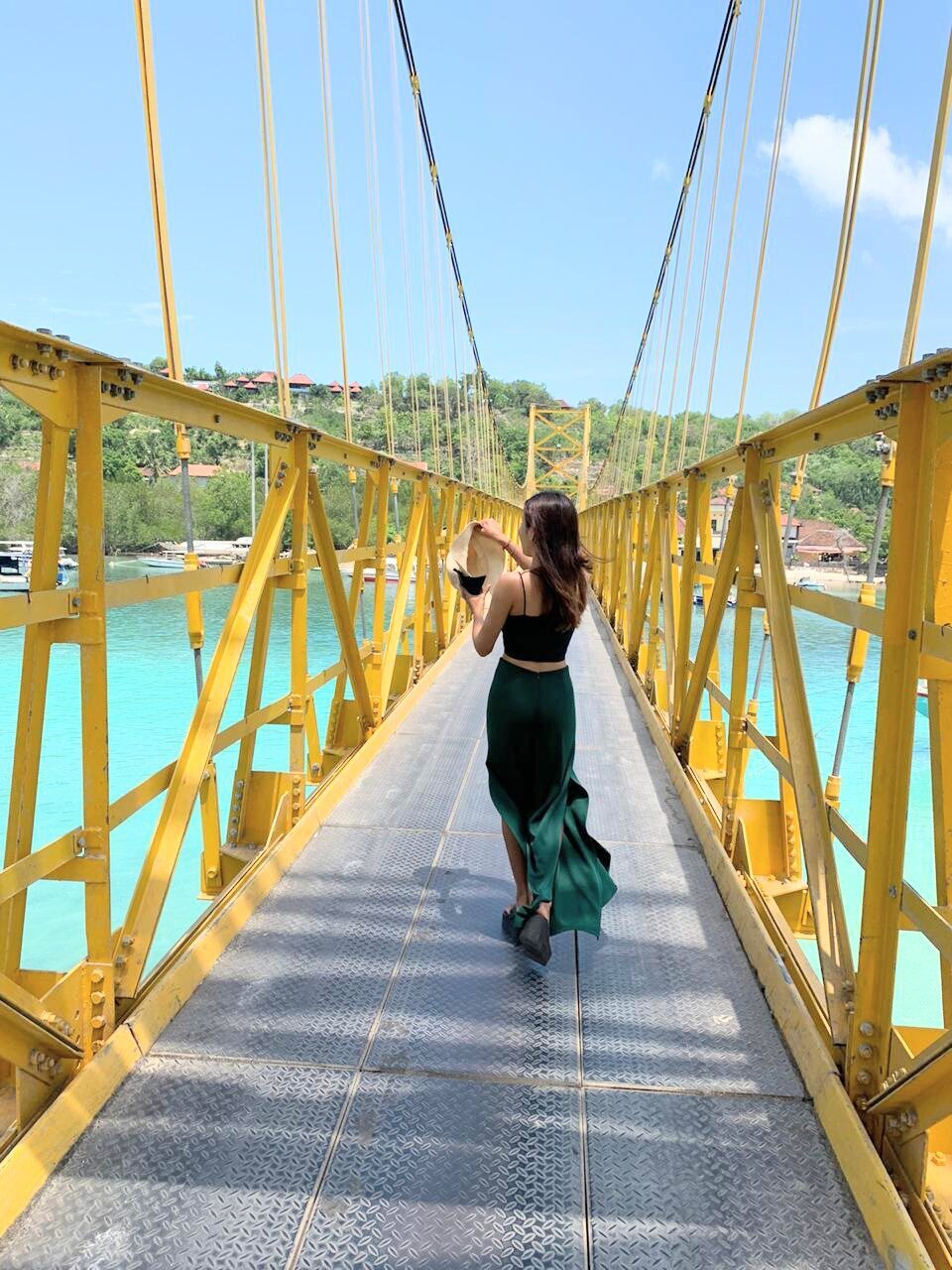 Walking the single-lane bridge across to Ceningan.
