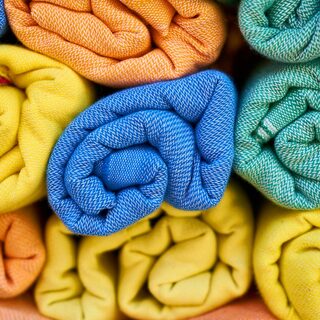 Quick-dry microfibre travel towel